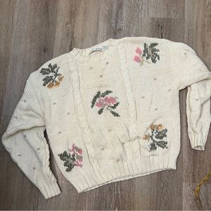 Vintage Floral Sweater 1990’s Off-white Cream Color